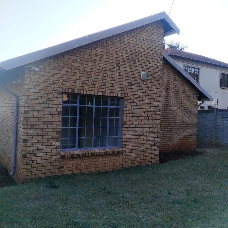 To Let 3 Bedroom Property for Rent in Safari Gardens North West